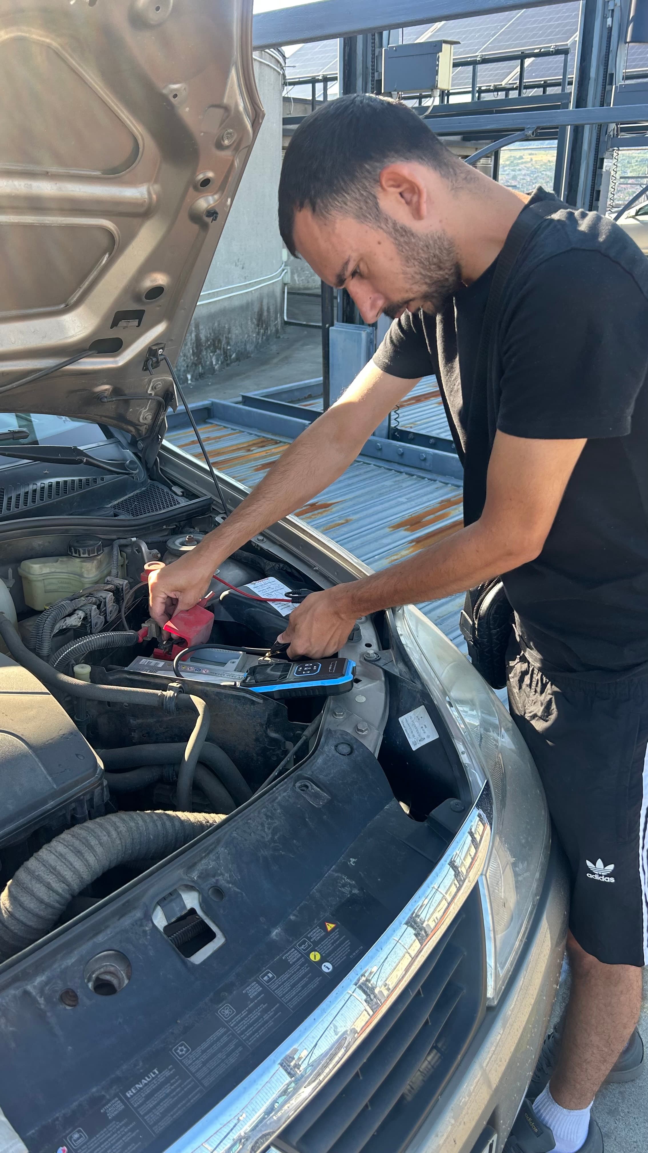 Electrician Auto Cluj la lucru